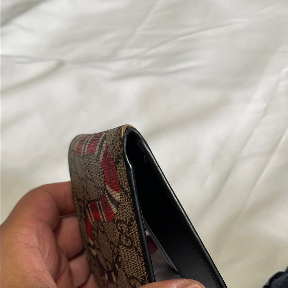 Gucci Men's Tan 8 Card Holder Bifold Wallet with Red Snake Motif - Picture 12 of 16